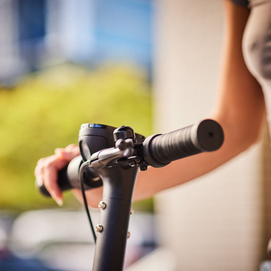 close up of blvd elite handlebar and hand grips